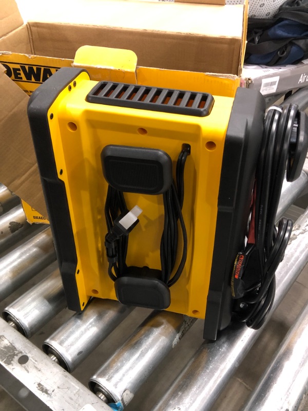 Photo 3 of DEWALT DXAEC100 DXAEC100 Professional 30-Amp Battery Charger and 3-Amp Maintainer with 100-Amp Engine Start, Yellow