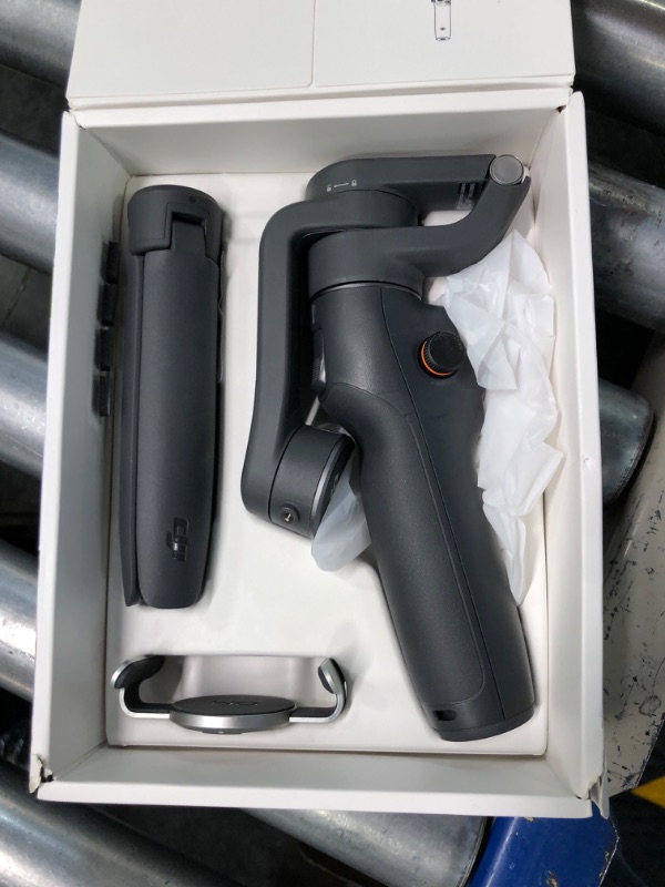 Photo 2 of DJI Osmo Mobile 6 Smartphone Gimbal