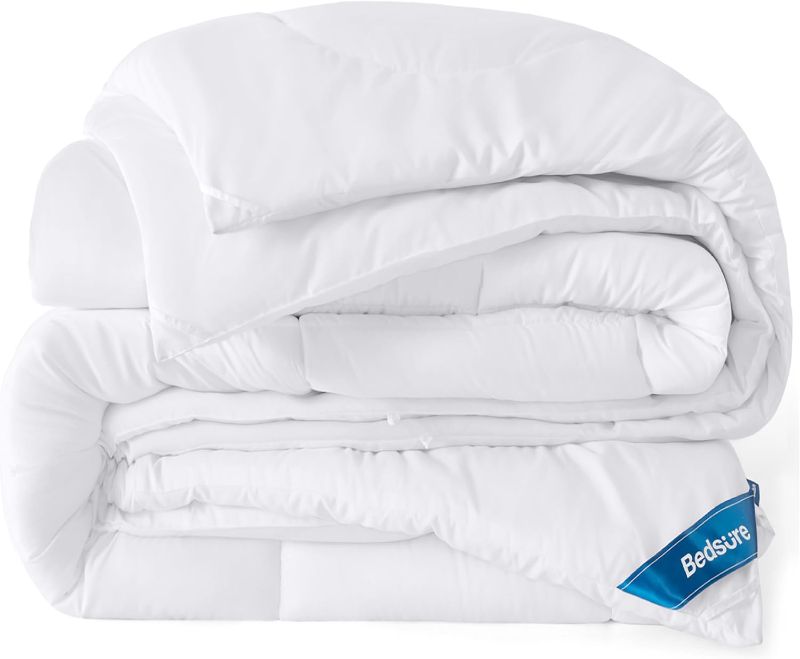 Photo 1 of Bedsure Comforters Queen Size -Duvet Insert White Down Alternative Comforter Quilted All Season Duvet with Corner Tabs - Machine Washable (White,Queen 88x88 Inches)