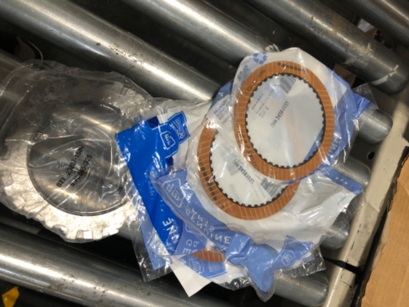 Photo 1 of GM Genuine Parts 24282753 Automatic Transmission Forward Clutch Plate Kit with Fiber and Steel Plates ** 1 plate , 3 fibers ** 