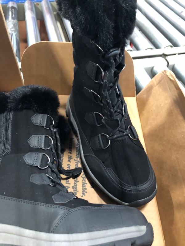 Photo 4 of  Dream Pairs Black Waterproof Winter Snow Boots Mid Calf Faux Fur
Dream Pairs size 9