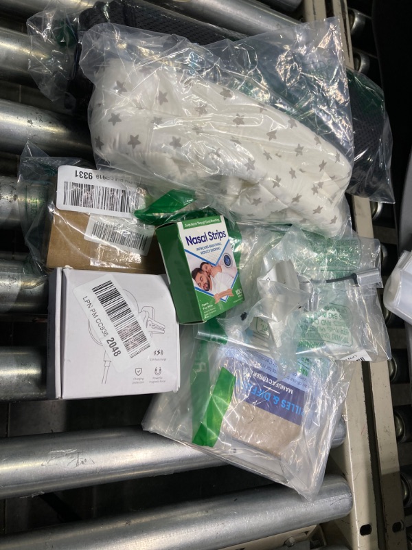 Photo 1 of ***AS IS / NO RETURNS -  FINAL SALE***
***BUNDLED BAG OF  ***
