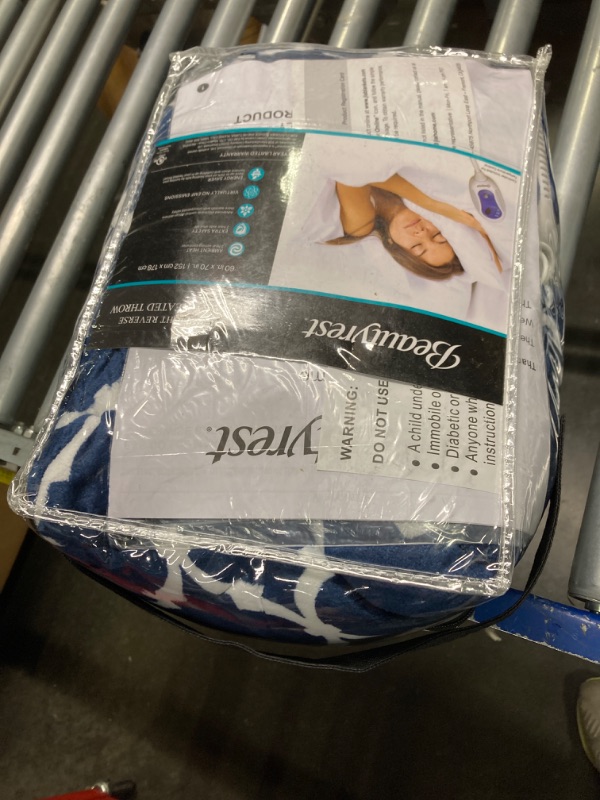 Photo 1 of 100% Polyester Heated Ogee Throw - 60x70" - blue