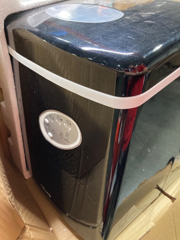 Photo 5 of ***NOT FUNCTIONAL***SELLING AS PARTS**** - 12" 28-lb Portable Ice Maker - 3 Ice Sizes - Black