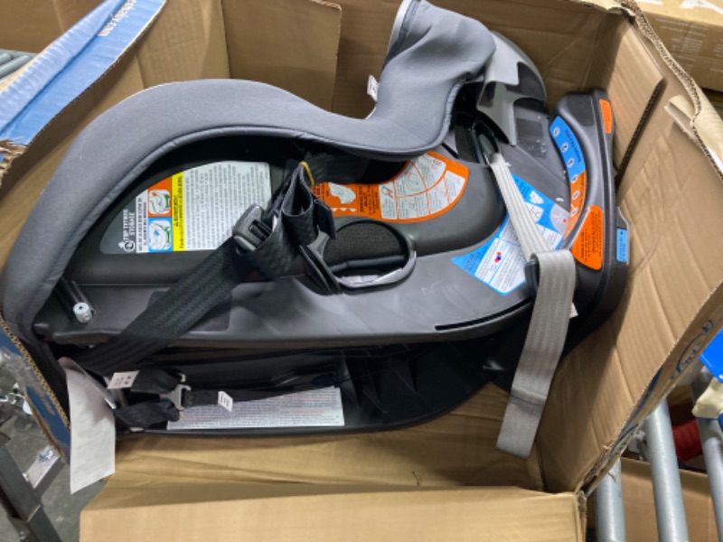 Photo 1 of Graco Extend2Fit Convertible Car Seat | Ride Rear Facing Longer with Extend2Fit, Redmond 2-in-1 Redmond