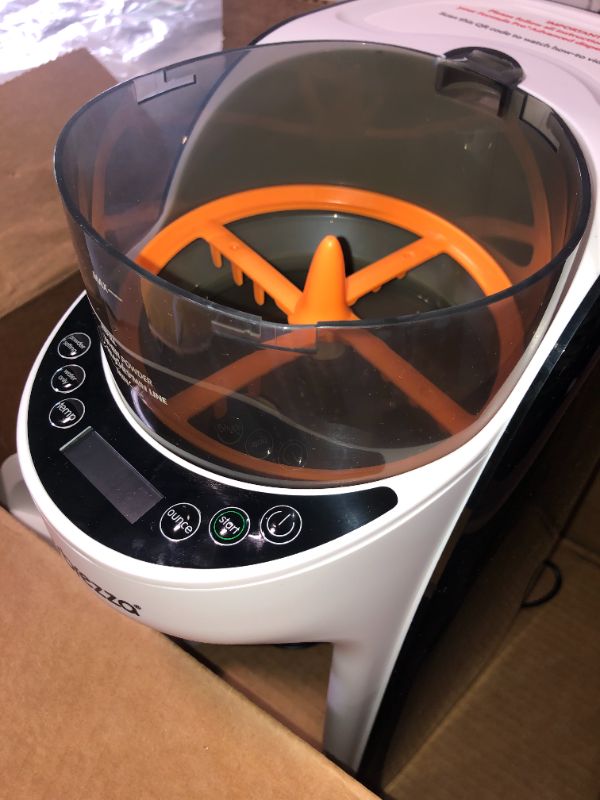 Photo 1 of Baby Brezza New and Improved Formula Pro Advanced Formula Dispenser Machine - Automatically Mix a Warm Formula Bottle Instantly - Easily Make Bottle with Automatic Powder Blending, White ***USED**** 
