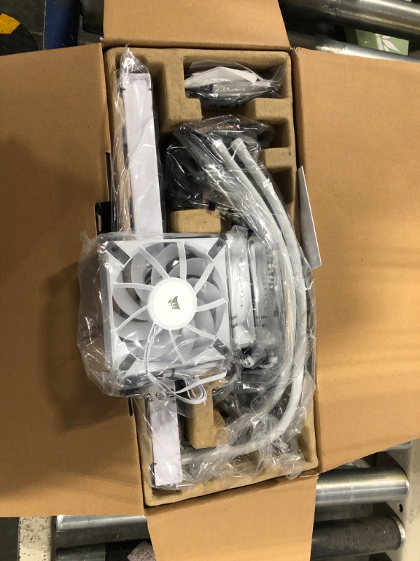 Photo 2 of Corsair iCUE H150i Elite CAPELLIX XT Desktop Liquid CPU Cooler - Three AF120 RGB Elite Fans - 360mm Radiator - Intel® LGA 1700, 1200, 115X, 2066, AMD® AM5, AM4 - Included iCUE Commander CORE - White ELITE CAPELLIX XT 360mm Radiator White