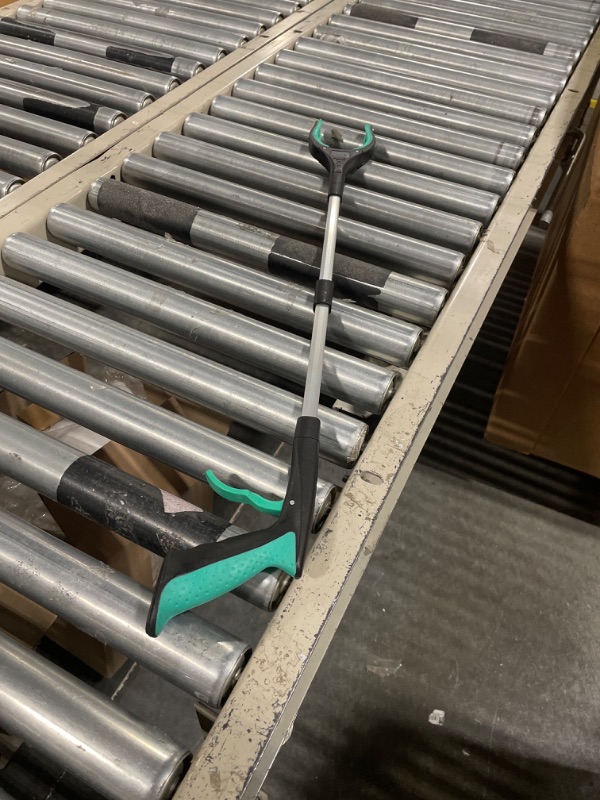 Photo 1 of 32" Foldable Grabber Reacher Tool, Reacher Grabber Pickup Tool with 360° Rotating Jaw & Magnet, Lightweight Grabber Tool, Grabbers for Seniors, Trash Picker Upper Grabber Green