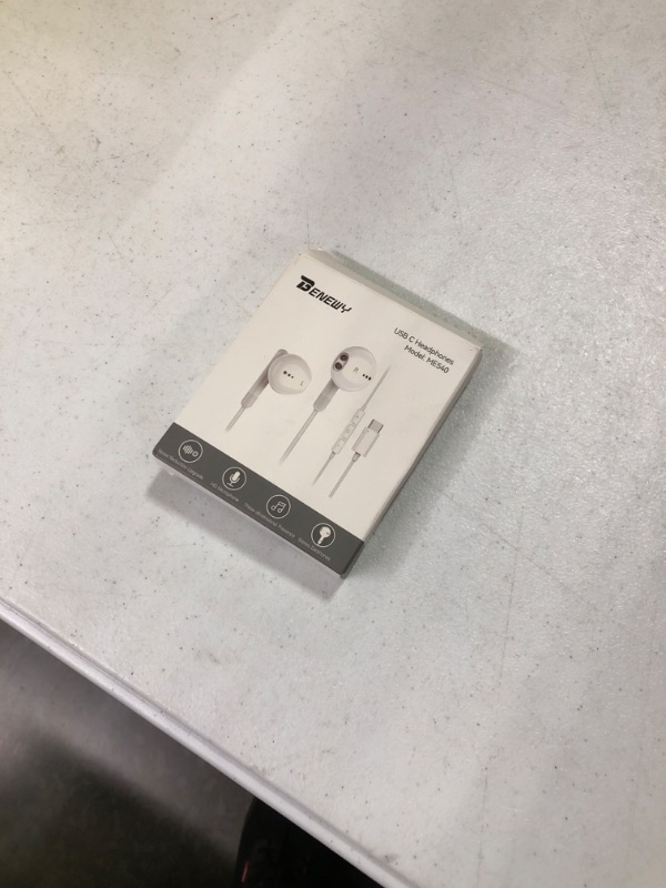 Photo 2 of USB C Headphones, Type C Earphones HiFi Stereo in Ear Wired Earbuds USB C Earphones, Type C Headphones with Mic Compatible with Samsung Galaxy S21 Ultra S20 FE Note 10 Google Pixel 6 5 4XL Oneplus 9 8 1-White