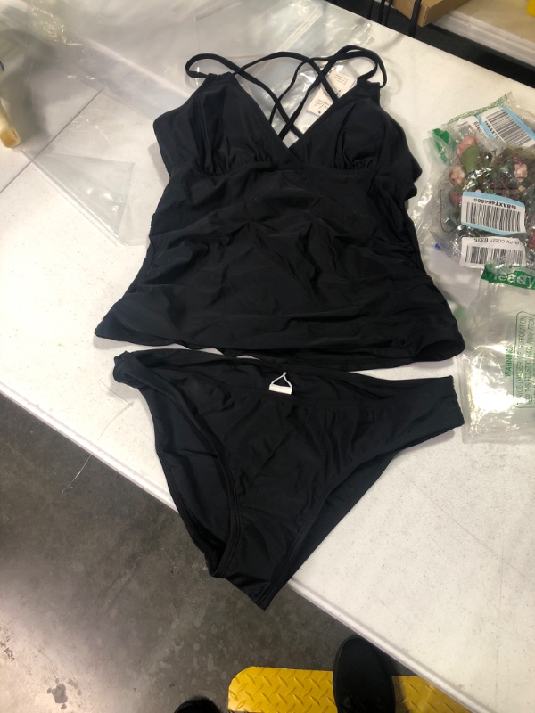 Photo 1 of CUPSHE women swimsuit V neck tankini MEDIUM SIZE