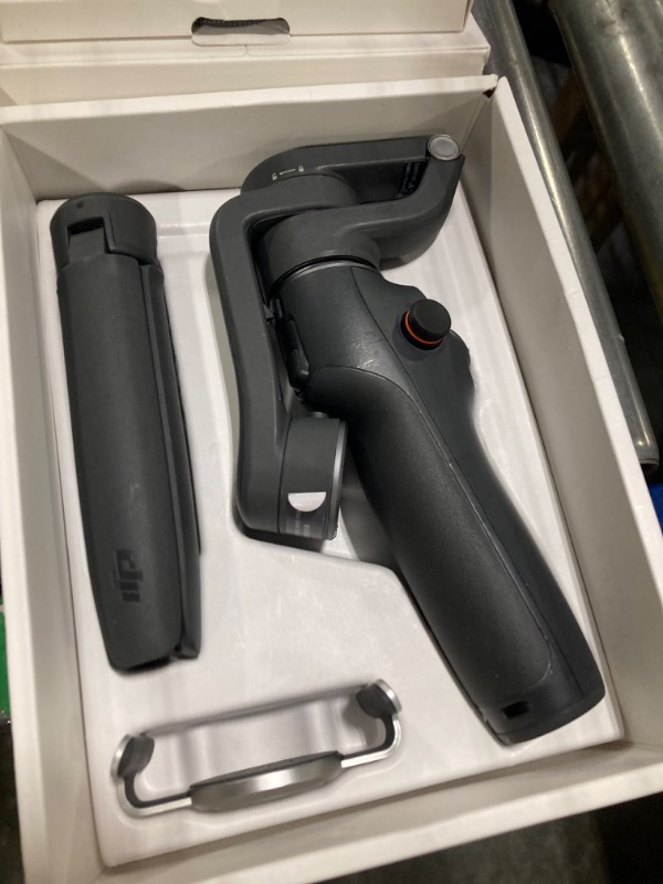 Photo 4 of DJI Osmo Mobile 6 Smartphone Gimbal