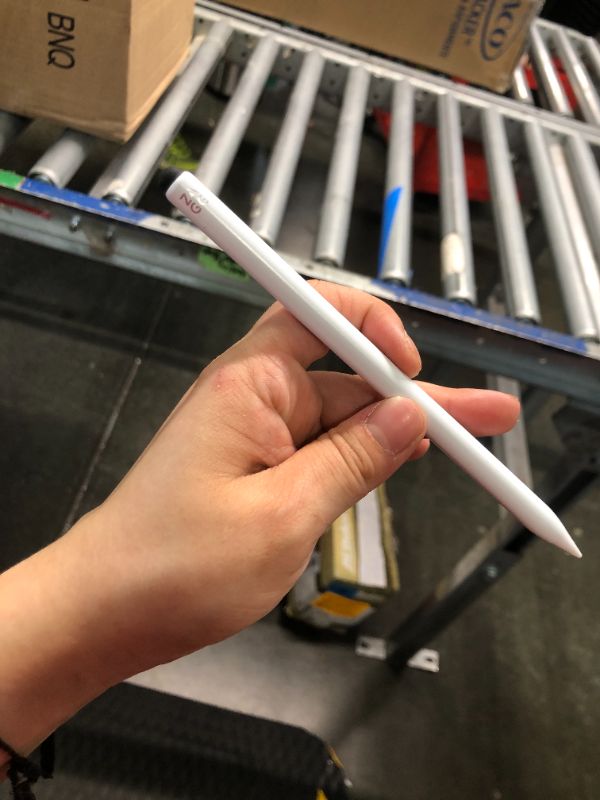 Photo 3 of *** MAJOR DAMAGED***
ZAGG Pro Stylus 2 - Active Dual-Tip w/Capacitive Back-End, Wireless Charging, Palm Rejection, Tilt Recognition -Compatible w/iPad Pro 11/12.9 (3,4, & 5 Gen)/Air 10.9/iPad 10.2/9.7/Mini 5 & 6 - White