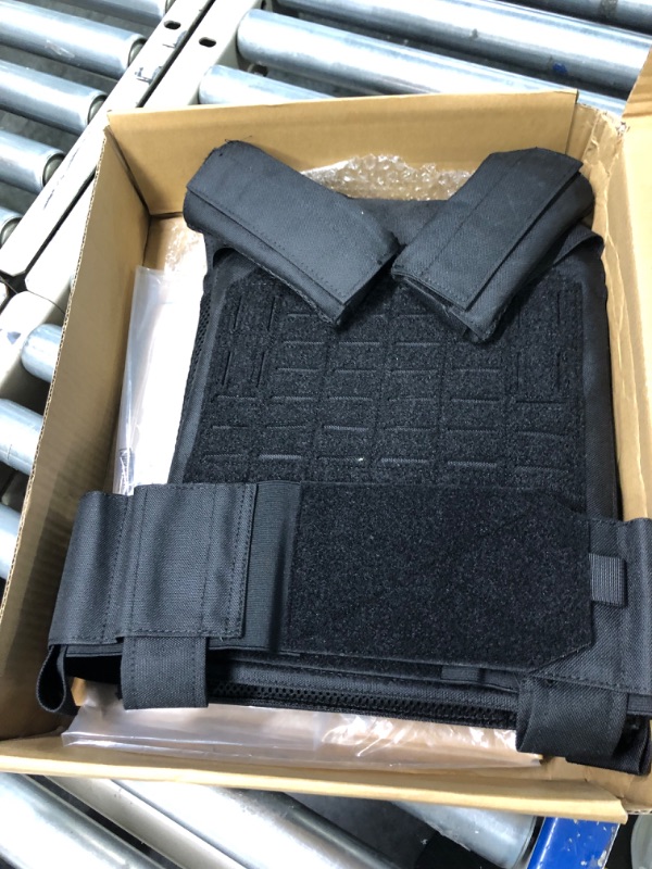 Photo 1 of EVERLIT Adjustable Weighted Vest 14 Lbs/ 20 Lbs, Weight Included, for Body Weight Training Fitness Workout Running for Men Women Black 18 Lbs