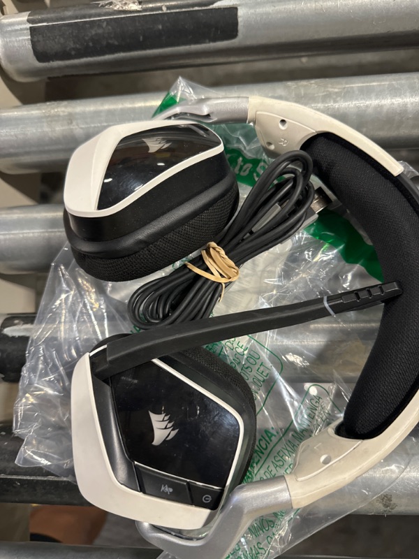 Photo 1 of Corsair Void Elite RGB USB Gaming Headset (7.1 Surround Sound, Optimised Omnidirection Microphone, Customisable RGB Lighting, Microfibre Mesh Fabric Earpads, Aluminium 