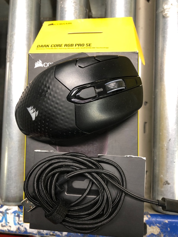 Photo 3 of Corsair Dark Core RGB Pro SE, FPS/MOBA Gaming Mouse with SLIPSTREAM Technology, Black, Backlit RGB LED, 18000 DPI, Optical, Qi wireless charging certified Qi Wireless Charging Gaming Mouse