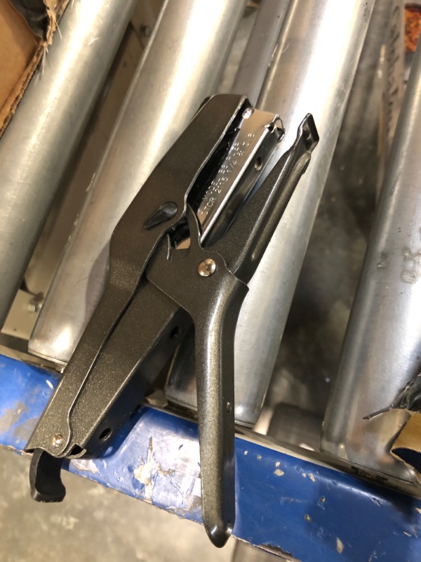 Photo 2 of Bostitch B8 Heavy-Duty Plier Stapler