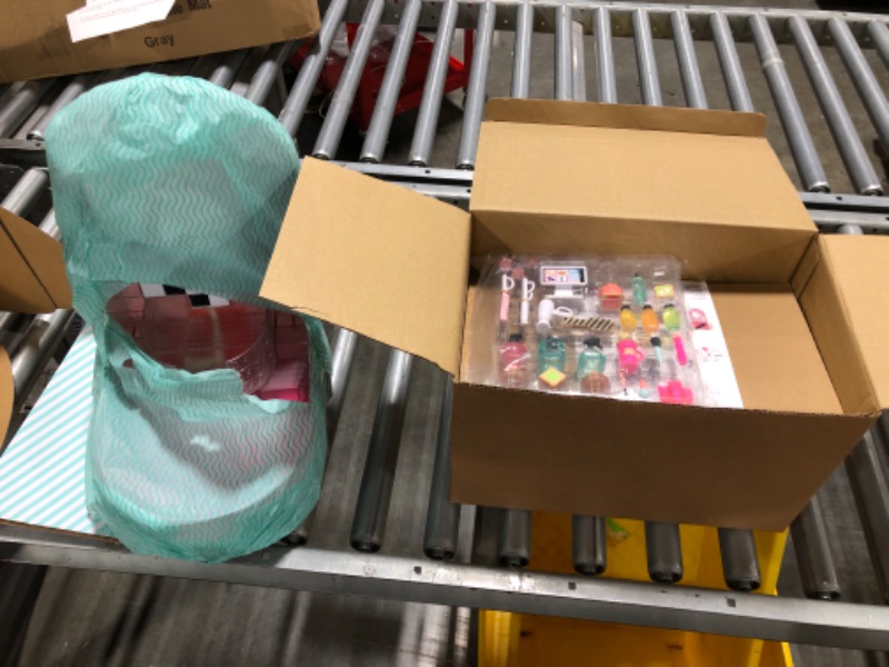 Photo 1 of LOL Surprise Shine On Salon & Spa 5-N-1 Playset with 65+ Surprises- Working Waterfall, Light-Up Mirror, Full 360 Play and Accessories, Holiday Toy, Great Gift for Kids Girls Boys Ages 4 5 6+ Years Old