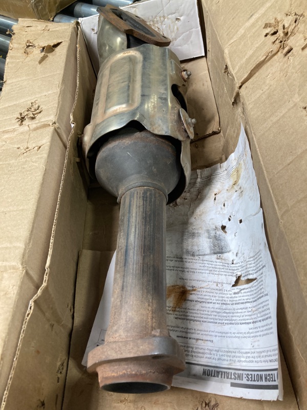 Photo 3 of ///////USED/////AS IS///////Dorman 674-307 Passenger Side Catalytic Converter with Integrated Exhaust Manifold for Select Jeep Models (Non-CARB Compliant)