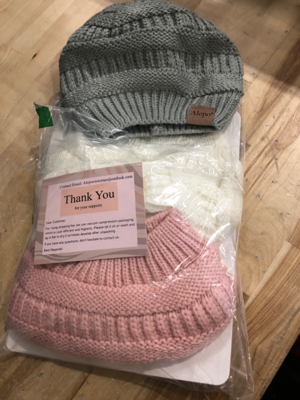 Photo 1 of 3 pack girl beanies 