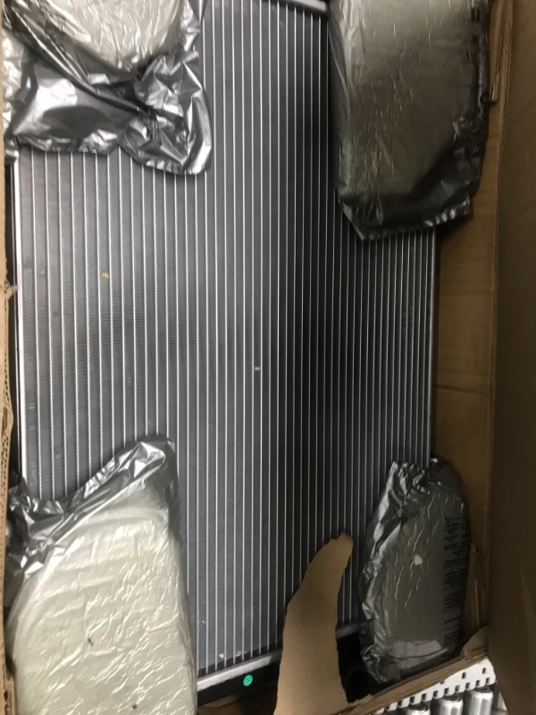 Photo 2 of Denso 221-3143 Radiator