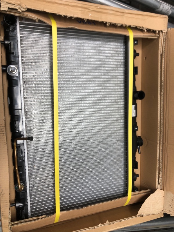 Photo 2 of Denso 221-3702 Radiator