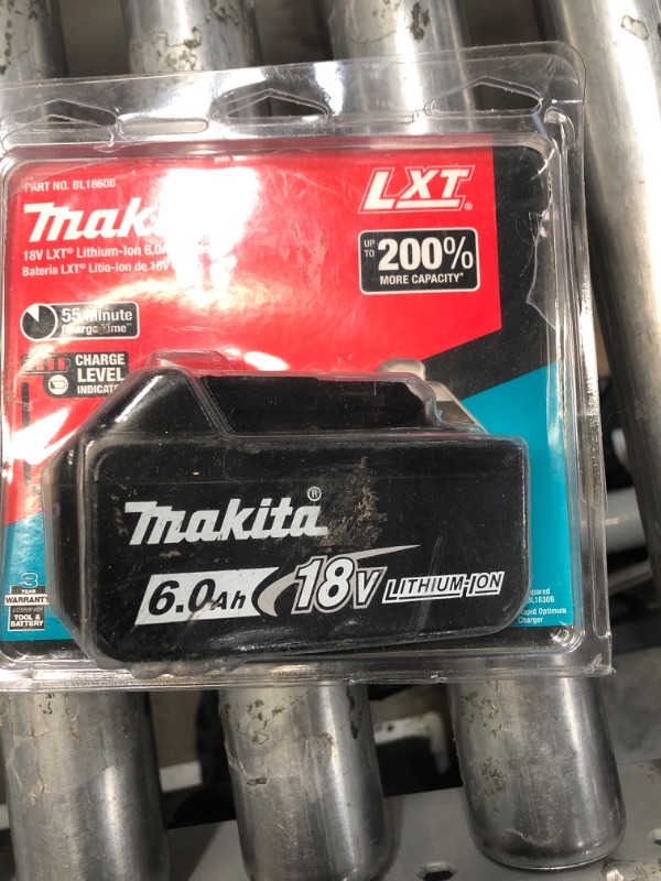 Photo 2 of [NONREFUNDABLE, FOR PARTS/ READ NOTES]
Makita BL1860B 18V LXT Lithium-Ion 6.0 Ah Battery 1-Pack Battery