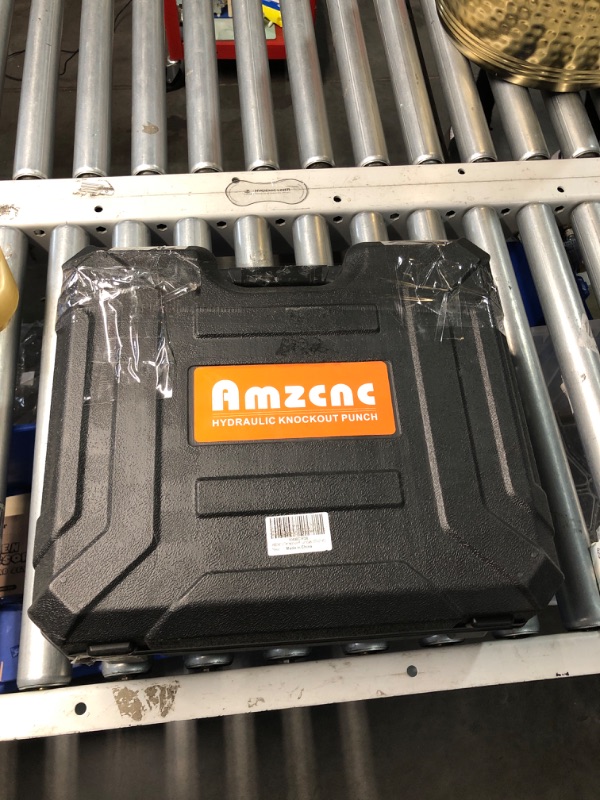 Photo 3 of (READ FULL POST) AMZCNC 15 Ton 1/2 Inch to 4 Inch Hydraulic Punch Driver Kit Manual Hole Knockout Puncher Tool w/ 10 Dies (15T(1/2"~4"))