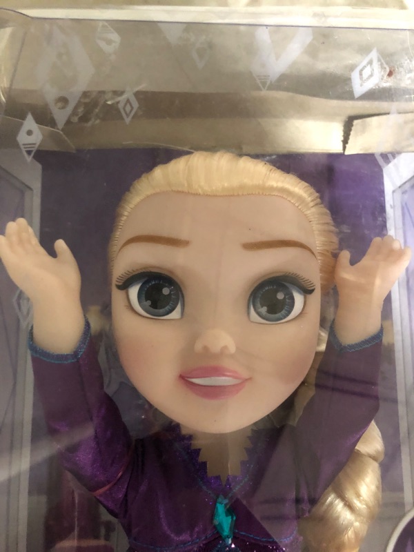 Photo 3 of ***USED*MINOR DAMAGE*FACE SLIGHTLY SMUSHED***
Disney Frozen 207031-V1 2 Elsa Musical Doll Sings Into the Unknown, Features 14 Film Phrases, 14"