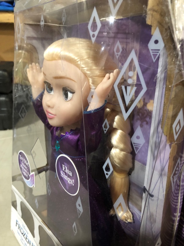 Photo 4 of ***USED*MINOR DAMAGE*FACE SLIGHTLY SMUSHED***
Disney Frozen 207031-V1 2 Elsa Musical Doll Sings Into the Unknown, Features 14 Film Phrases, 14"