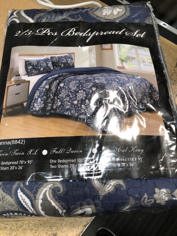 Photo 1 of 3 PC BEDSPREAD SET (FULL)