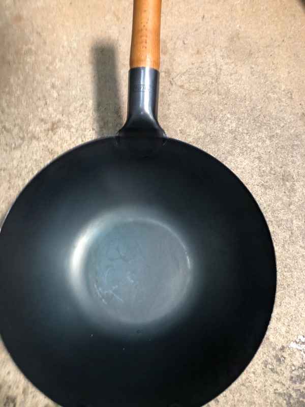 Photo 2 of **PRODUCT HAS SOME MINOR SCRATCHES ON THE INSIDE *** YOSUKATA Carbon Steel Wok Pan – 11,8 “ Woks and Stir Fry Pans - Chinese Wok with Flat Bottom Pow Wok - Traditional Chinese Japanese Woks - Black Wok For Electric Stove, Induction, Gas Stovetops 11.8" Bl