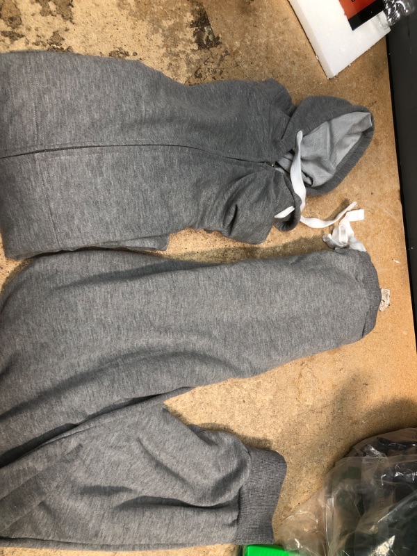 Photo 1 of 3XL GRAY SWEAT SUIT 