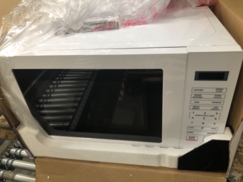 Photo 2 of 0.7 cu. ft. 700-Watt Countertop Microwave in White