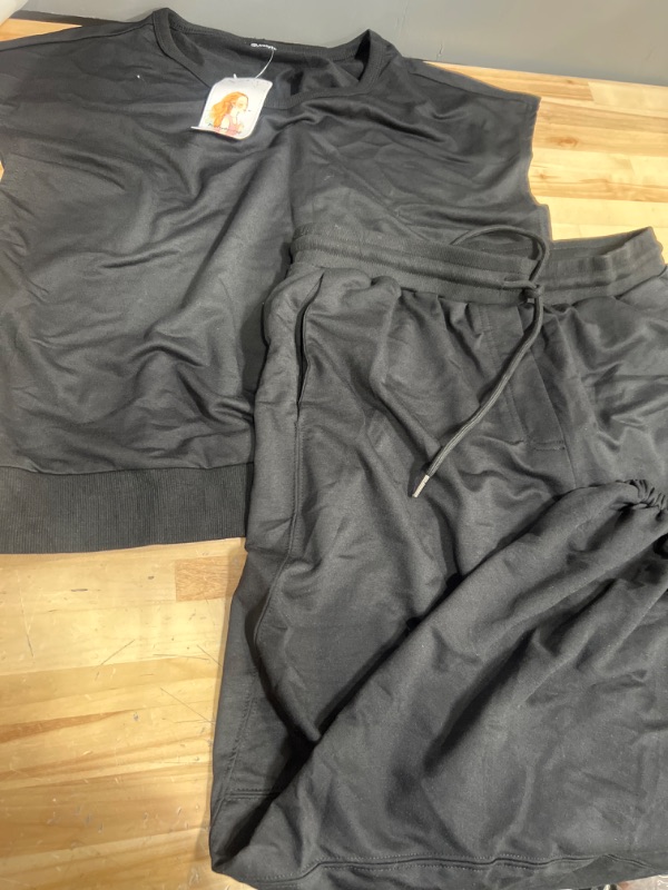 Photo 1 of Black 2 piece jogger and t shirt set size large 