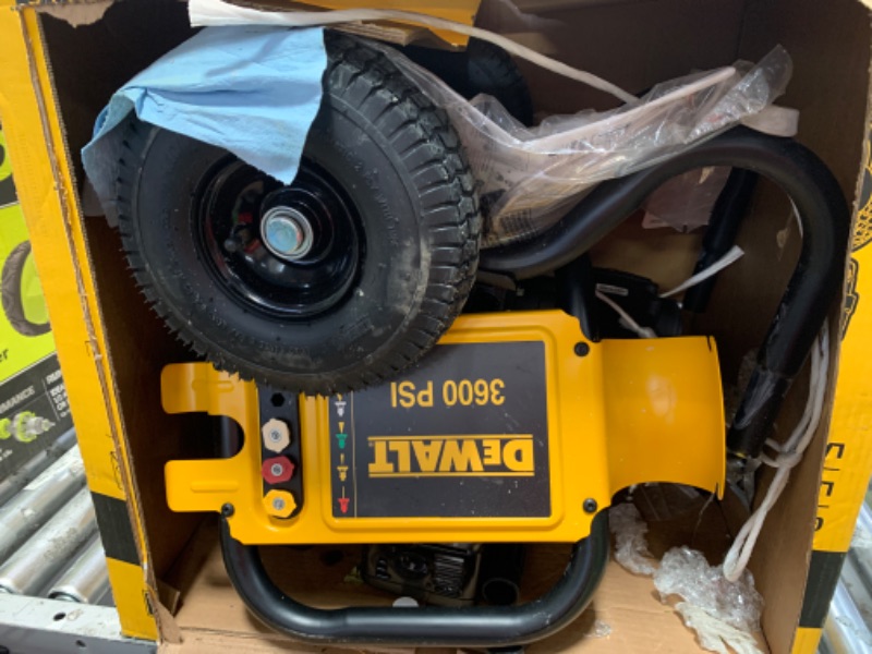 Photo 1 of **SEE NOTES** DEWALT 3600 PSI 2.5 GPM Gas Cold Water Professional Pressure Washer with HONDA GX200 Engine