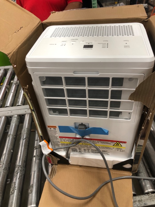 Photo 2 of **READ NOTES**GE 22 Pt. Dehumidifier with Smart Dry for Bedroom, Basement or Damp Rooms Up to 1500 Sq. ft. in White, Energy Star