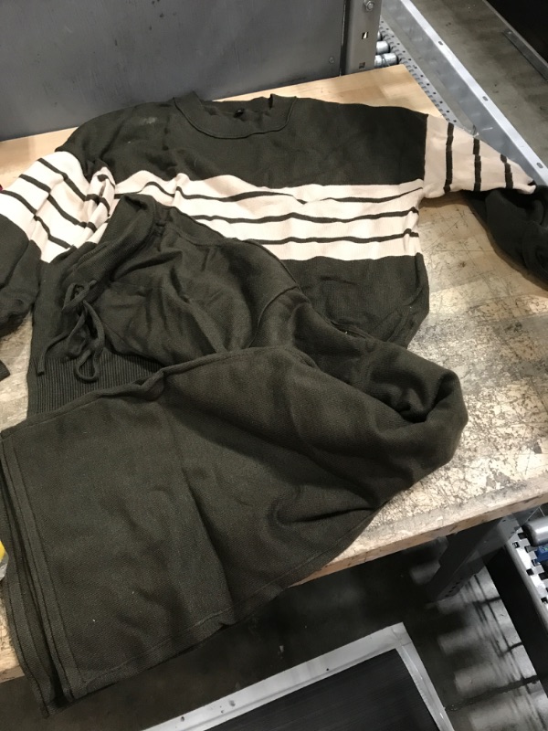 Photo 1 of green beige long sleeve and lounge pants set medium XL