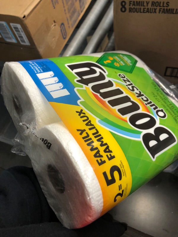 Photo 2 of Bounty Quick Size Paper Towels, White, 4 Packs Of 2 Family Rolls = 8 Family Rolls