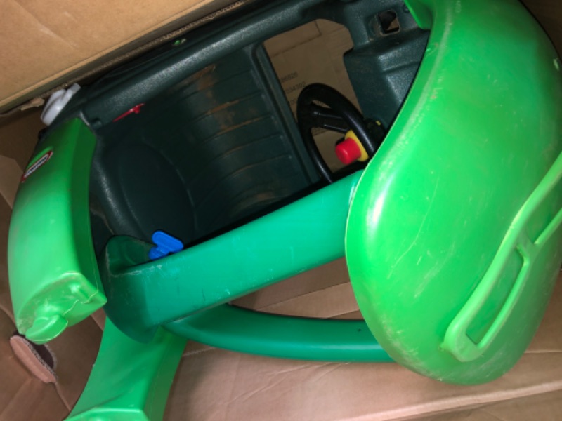 Photo 1 of (DAMAGE NO RETURNS) 
GREEN LITTLE TIKES COZY COUPE