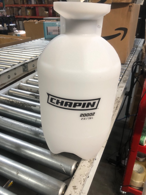 Photo 2 of ***USED - MISSING SPRAYER AND FILL CAP - UNABLE TO TEST***
CHAPIN 20002 2 Gallon Lawn, Sprayer, Translucent White 2 Gallon Sprayer Sprayer