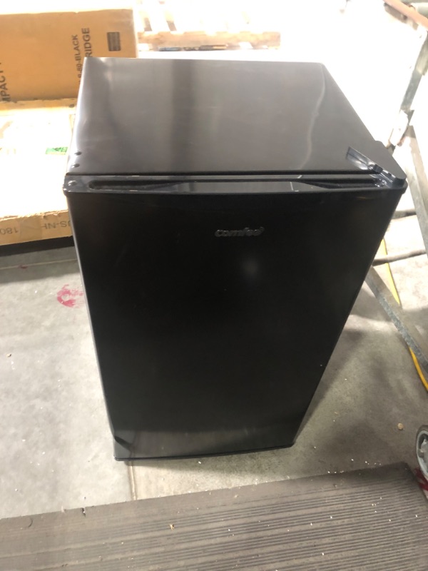 Photo 9 of ***NONREFUNDABLE**FOR PARTS OR REPAIR**SEE NOTES***
COMFEE' CRM33S3ABB 3.3 CuFt mini fridge Singel Door Small Fridge, Black