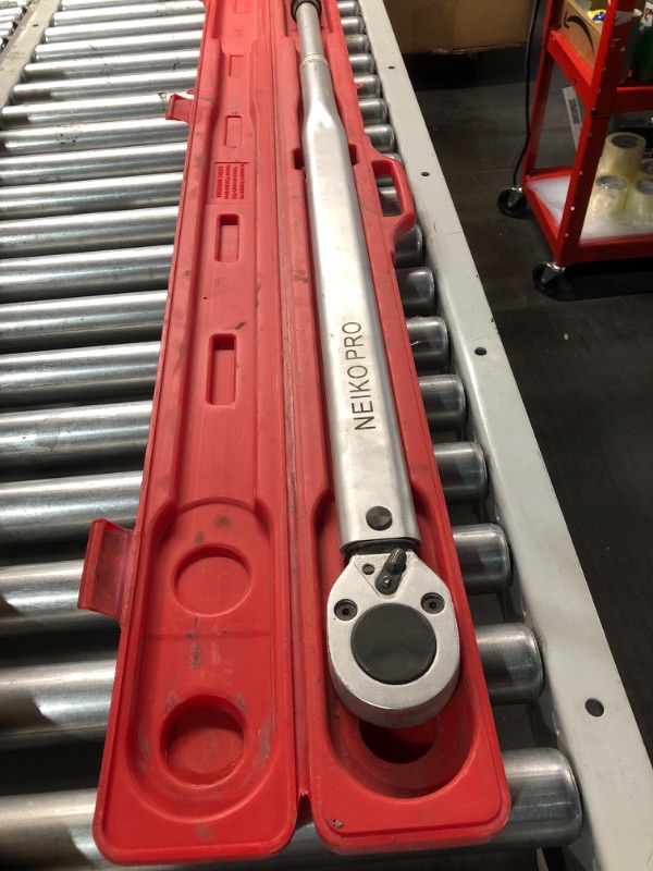 Photo 3 of 3/4" Drive 48" Long Ratchet Click Torque Wrench 140-980 Nm / 103-722 ft/lbs