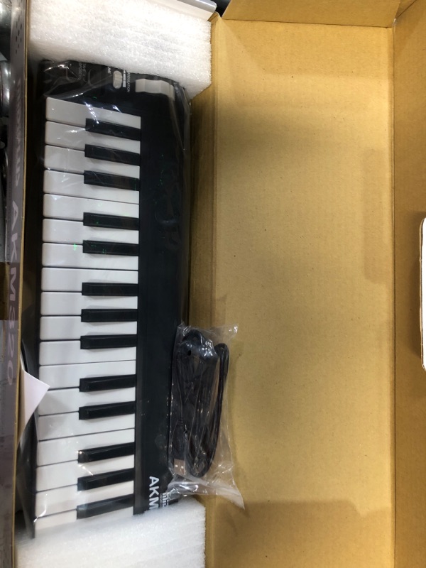 Photo 3 of ***MISSING CHARGER UNABLE TO TEST UNKNOWN IF FUNCTIONAL** midiplus, 32-Key minicontrol USB MIDI Keyboard Controller