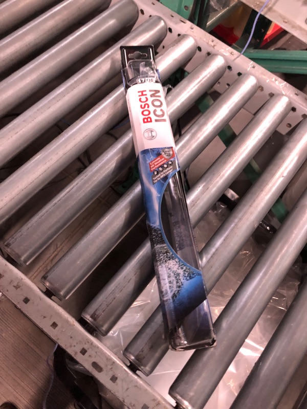 Photo 1 of Bosch ICON 17OE Wiper Blade, Up to 40% Longer Life* - 17" (Pack of 1) 17OE Single Wiper Blades