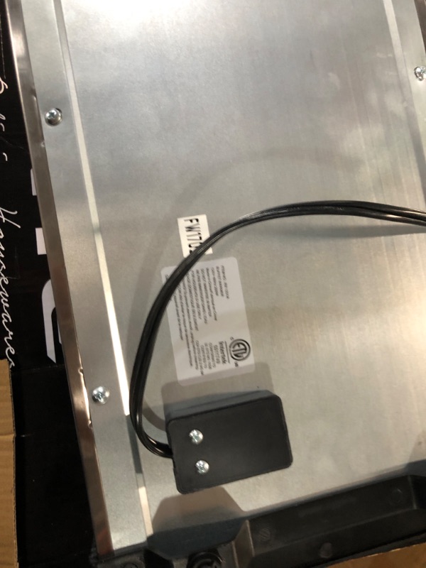 Photo 4 of ***USED - SCRATCHED AND SCRAPED - POWERS ON - UNABLE TO TEST FURTHER***
Ovente Electric Warming Tray with Adjustable Temperature Control, Stainless Steel Frame & Cool-Touch Handles, Compact Food Warmer Perfect for Buffets Parties Events Dinners and Holida