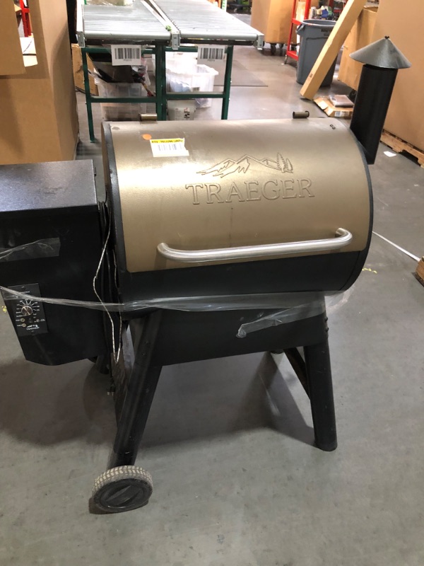 Photo 6 of Traeger Pro Series 22 Pellet Grill in Bronze