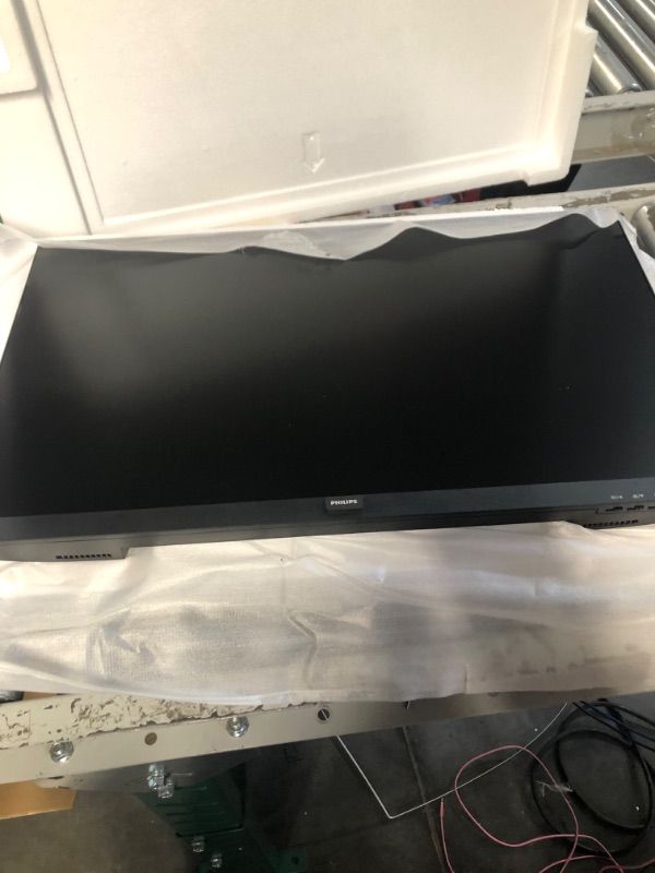 Photo 1 of Philips 27 in. V-line Full HD with LED LCD Monitor