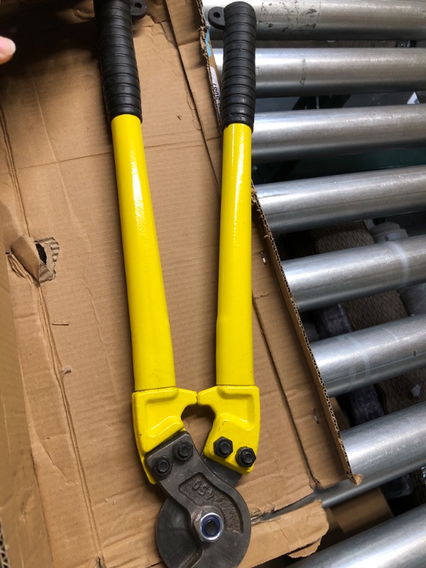 Photo 2 of Muzata Heavy Duty 18" Hardened Cable Cutter,Chromium Vanadium Steel,High Temperature Heat Treatment,Cuts Up to 5/16" Stainless Steel Wire Rope Smooth Like Butter CR03,Series CT1 Without Ferrules