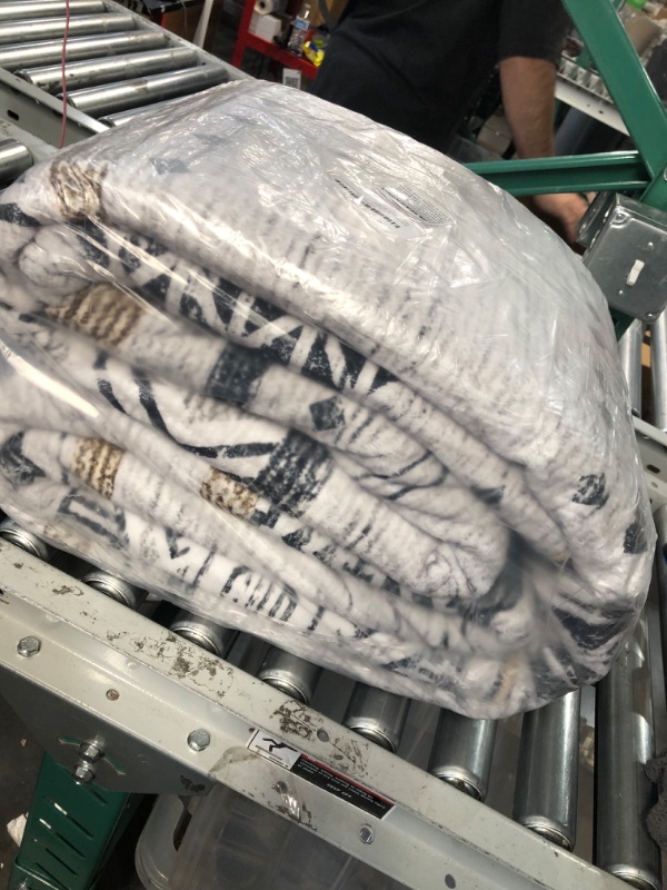 Photo 1 of BESTSWEETIE Area Rug Washable Rug Area Rugs Moroccan Farmhouse Neutral Geometric Black/Brown 9x12