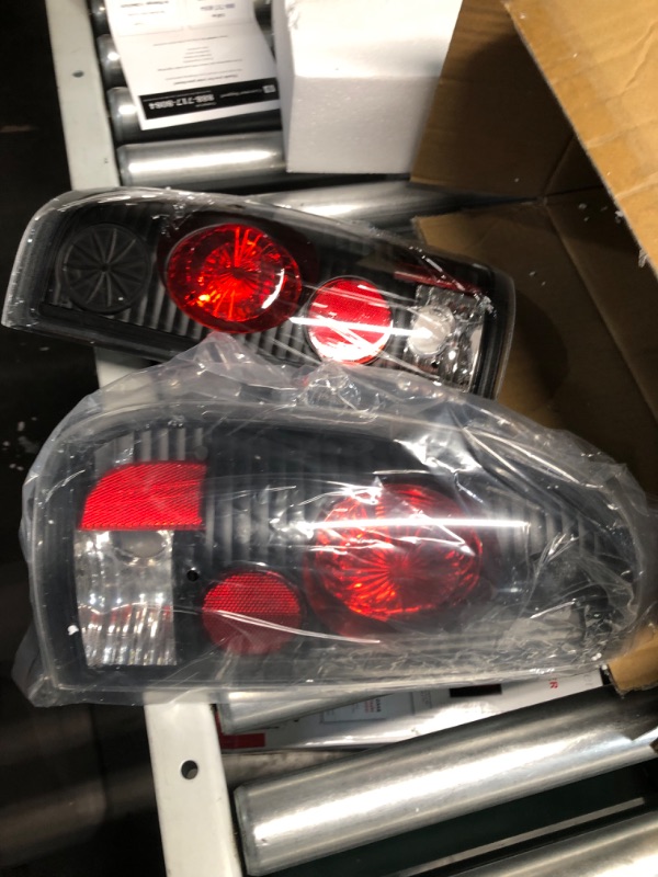 Photo 2 of AUTOSAVER88 Tail Lights Assembly Compatible with 1997-2003 Ford F-150/99-07 F-250 F-350 F-450 F-550 Super Duty / 04 F-150 Heritage Fits Styleside Models Only DO NOT Fit Flareside Models Taillights Clear Lens tail light